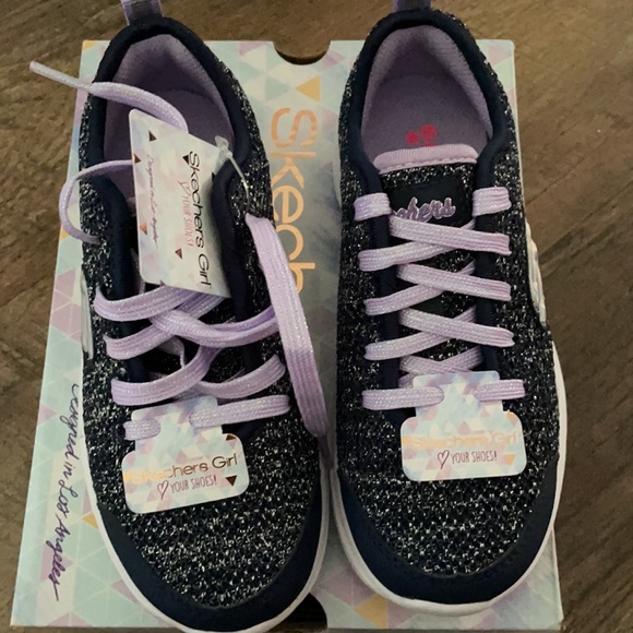 Brand New with Tags, Skechers light weight sneaker - Picture 2 of 5